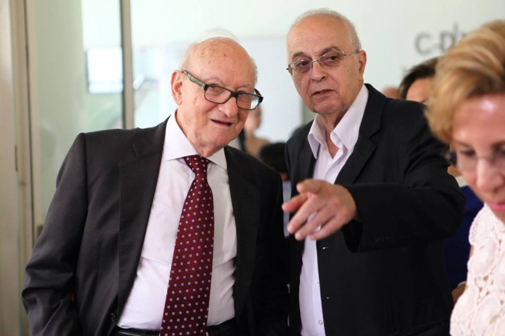 Prof. David Menashri and another person at the Maccabim Foundation scholarship award ceremony