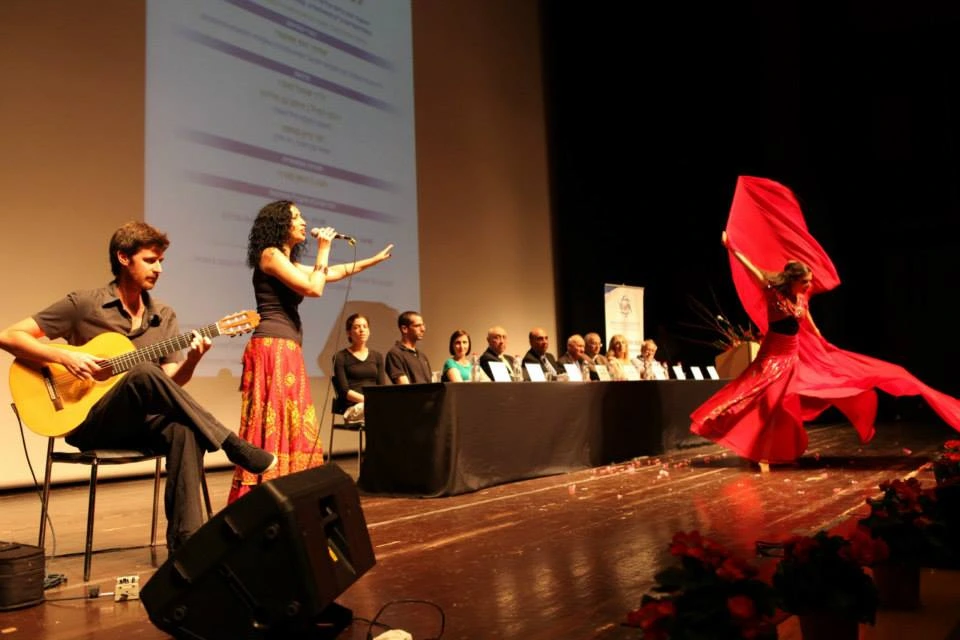 Singer, guitarist, and dancer at the Maccabim Foundation scholarship award ceremony